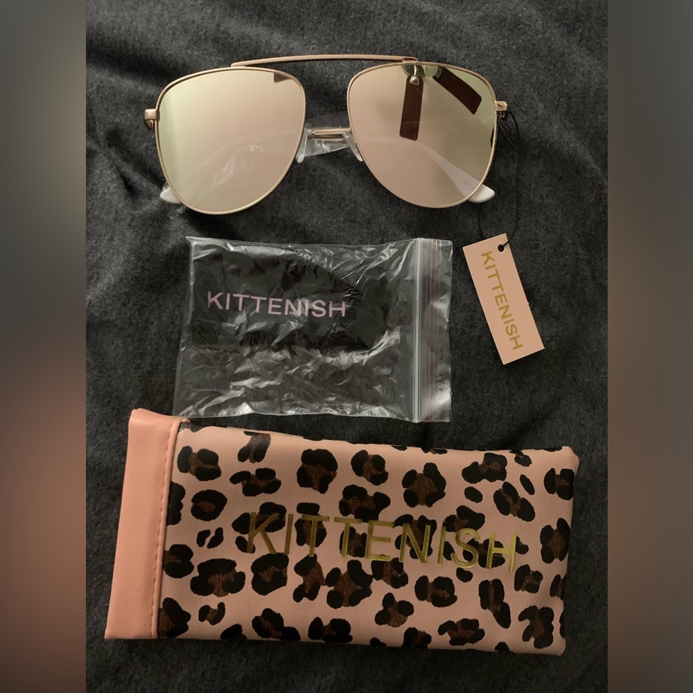 NWT Kittenish rose gold sunglasses